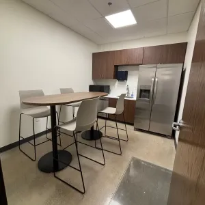Kitchen_e03JIC8CQLiHOUQOlZZG-1920w